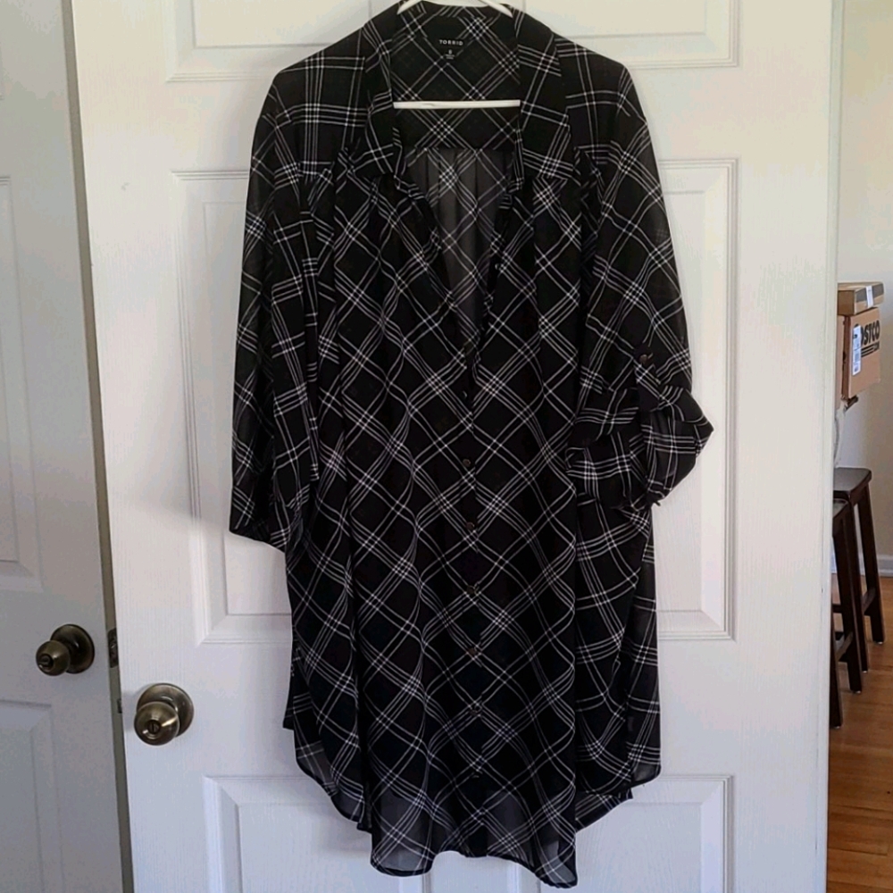 TORRID Sheer 3/4 Sleeve Tunic